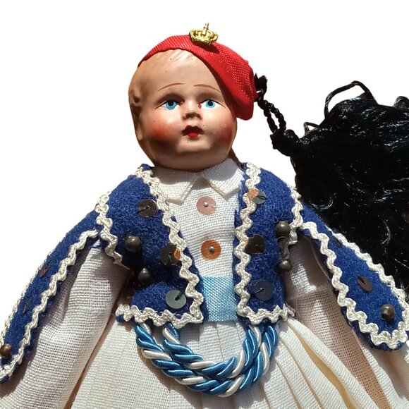 Vintage Collectible Doll - Picture 15 of 15